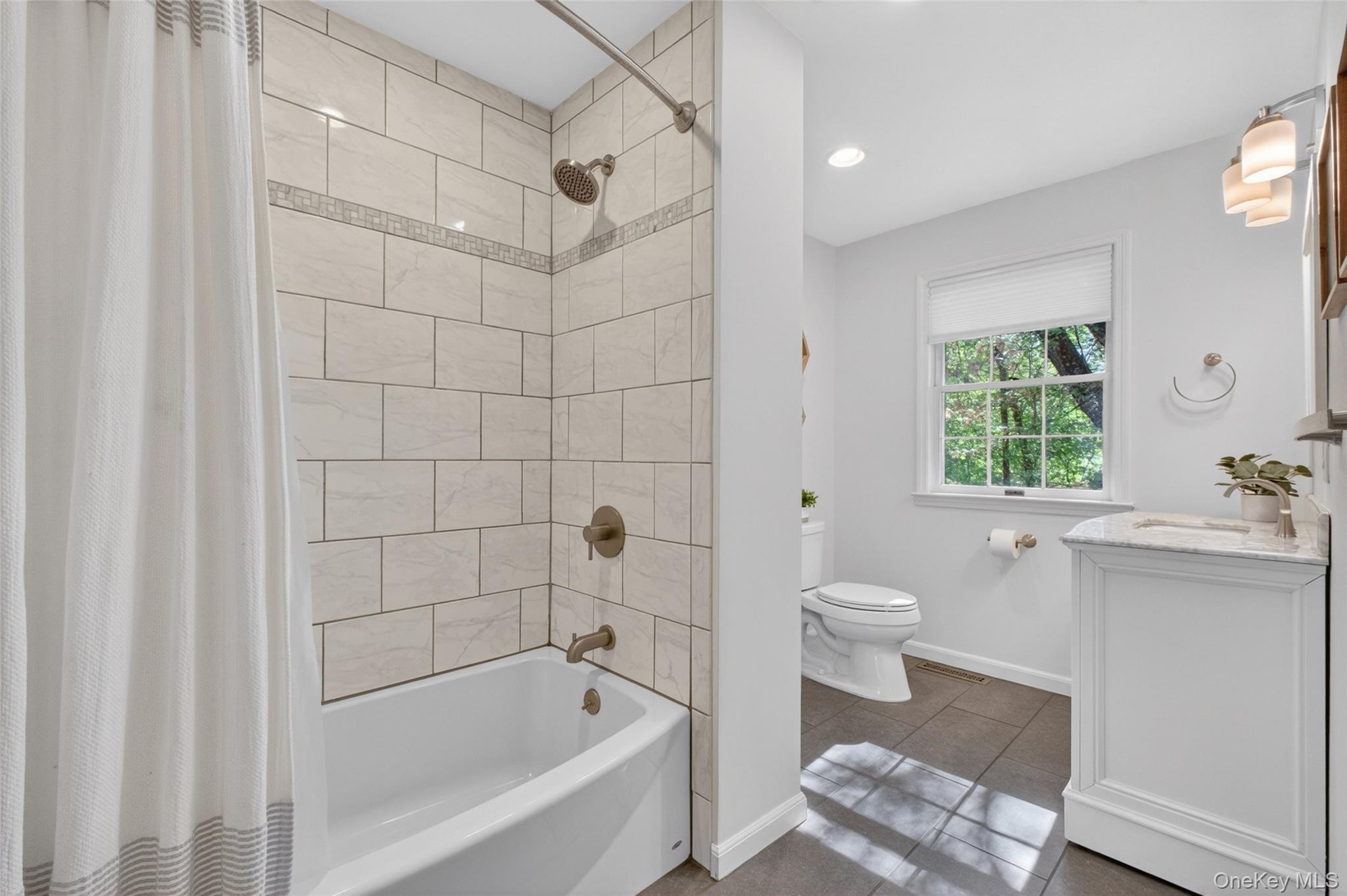 7 Ridgewood Terrace Poughkeepsie, NY 12603 - Photo 32 of 46 Second Hall Bathroom