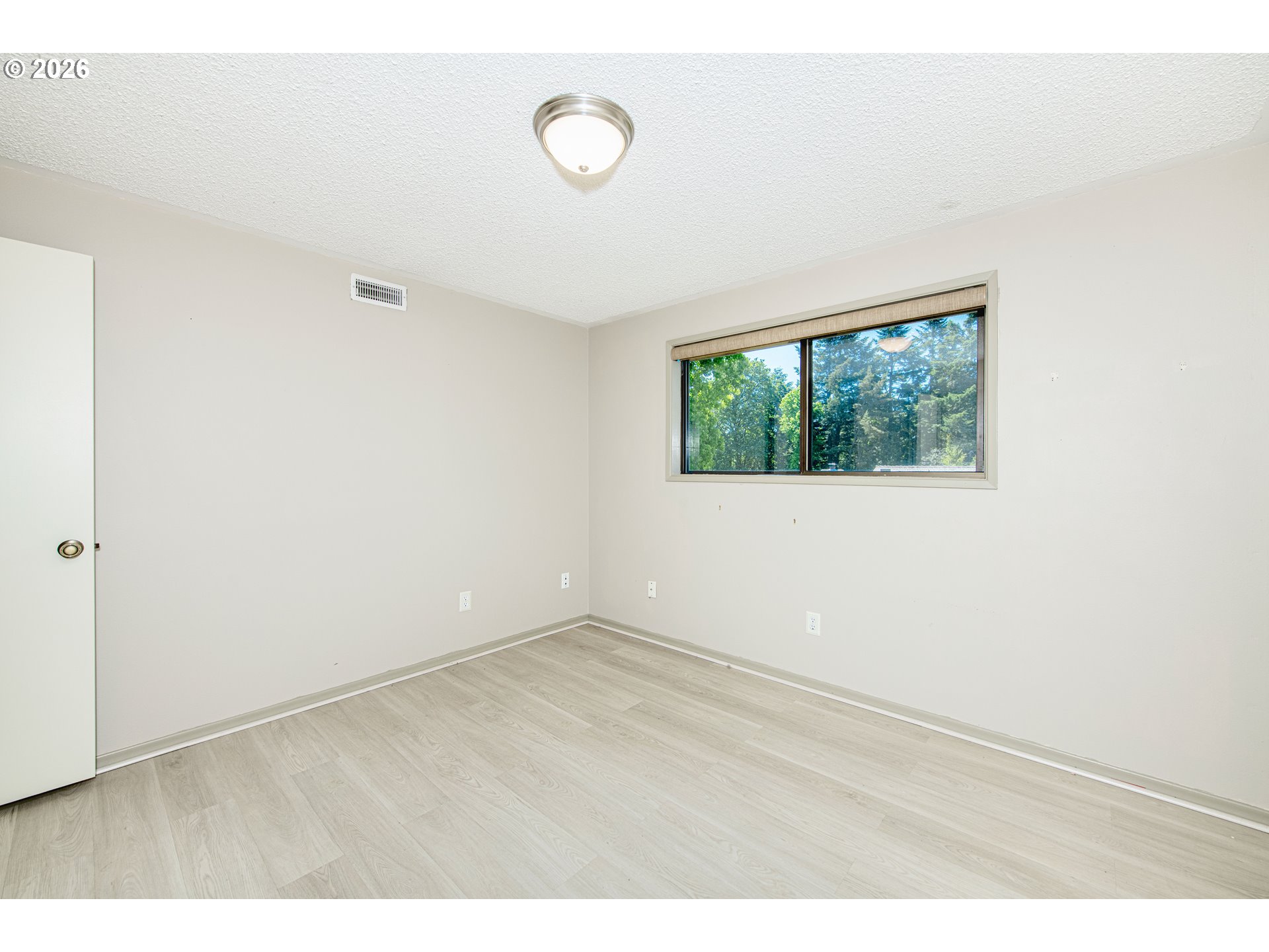 9 Britten Court Lake Oswego, OR 97035 - Photo 17 of 31 Bedroom