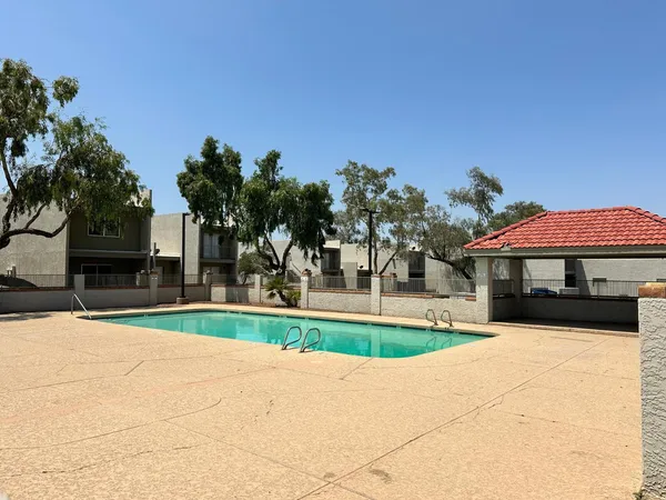 $1,050 | 2801 East Monte Cristo Avenue, Unit 201, Phoenix, AZ 85032