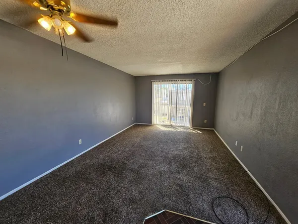 $1,050 | 2801 East Monte Cristo Avenue, Unit 201, Phoenix, AZ 85032