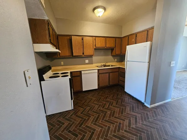$1,050 | 2801 East Monte Cristo Avenue, Unit 201, Phoenix, AZ 85032