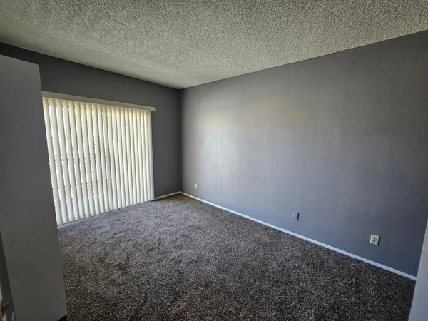 $1,050 | 2801 East Monte Cristo Avenue, Unit 201, Phoenix, AZ 85032