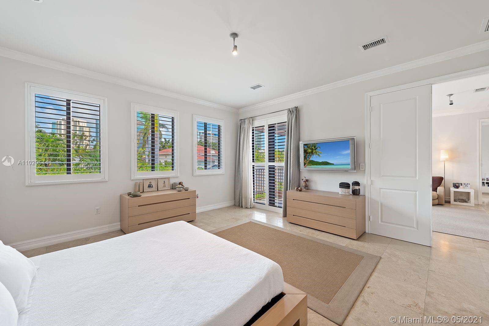 11 Southwest 19th Road Miami, FL 33129 - Photo 24 of 35