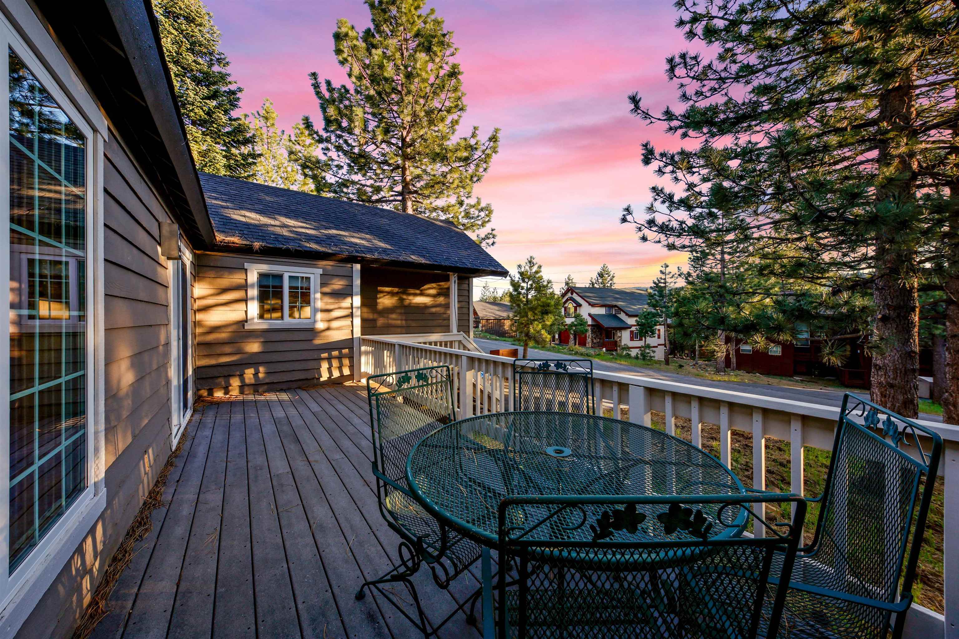 12466 Pinnacle Loop Truckee, CA 96161 - Photo 4 of 28