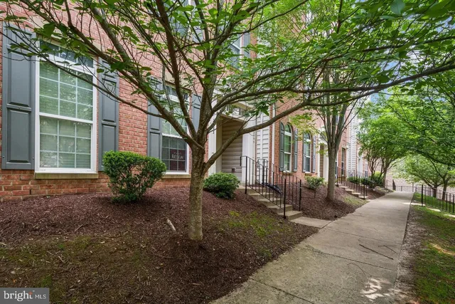 $2,800 | 2593 Eastbourne Drive, Woodbridge, VA 22191