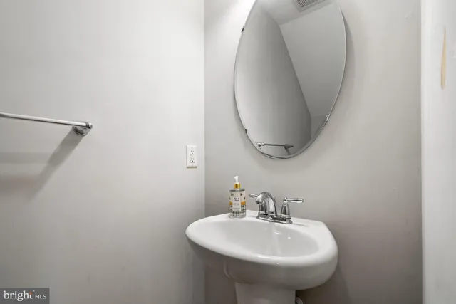 $2,800 | 2593 Eastbourne Drive, Woodbridge, VA 22191