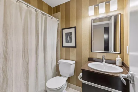 $395,000 | 48 Groveland Terrace, Unit 313, Minneapolis, MN 55403