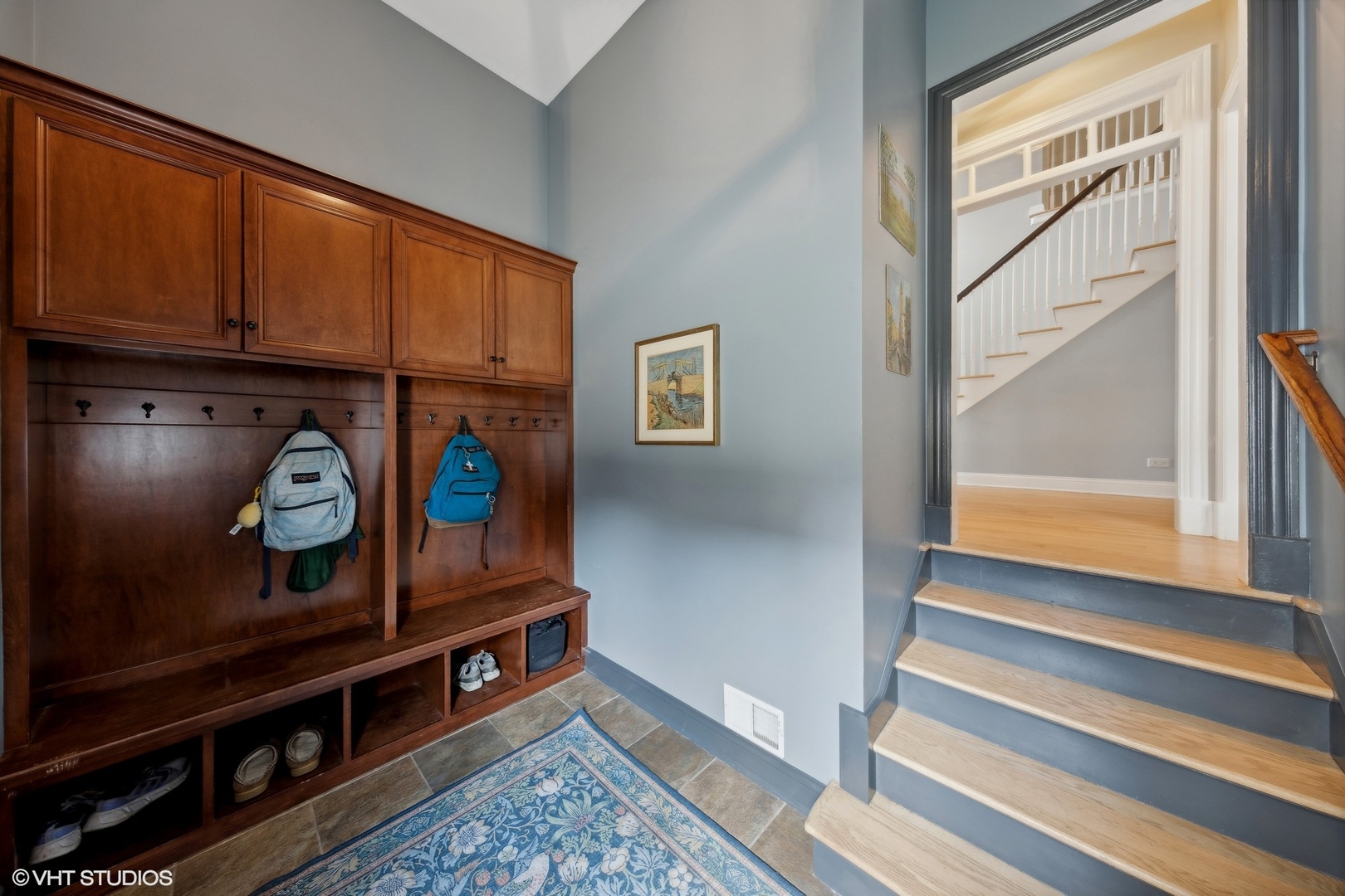 N491 Peter Road Winfield, IL 60190 - Photo 27 of 55 a living room with furniture
