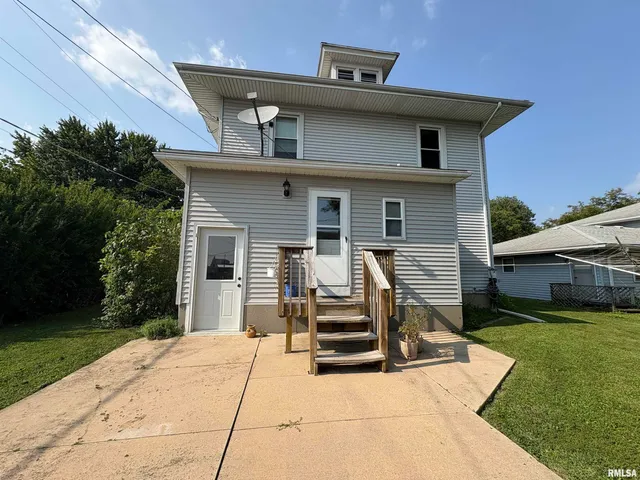 $145,000 | 17 East 5th Street, Milledgeville, IL 61051