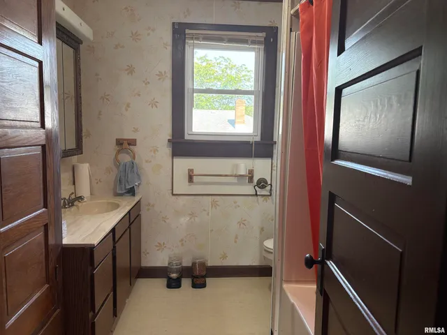 $145,000 | 17 East 5th Street, Milledgeville, IL 61051