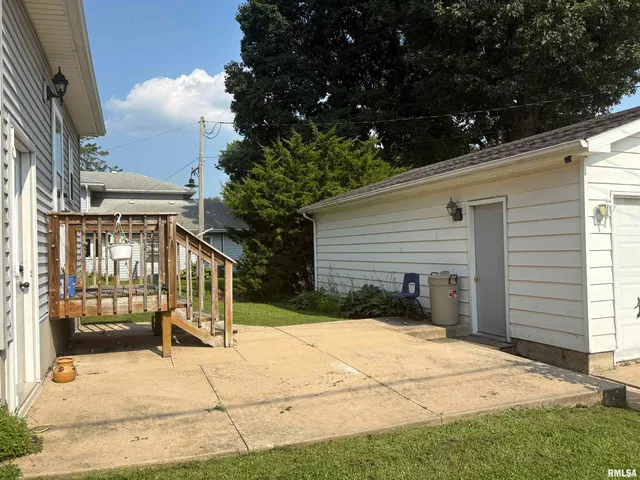 $145,000 | 17 East 5th Street, Milledgeville, IL 61051