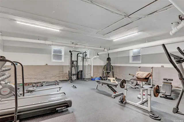 $295,000 | 185 Atlantic Avenue, Unit C3, Lynbrook, NY 11563