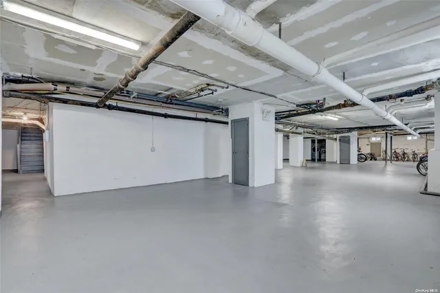 $295,000 | 185 Atlantic Avenue, Unit C3, Lynbrook, NY 11563