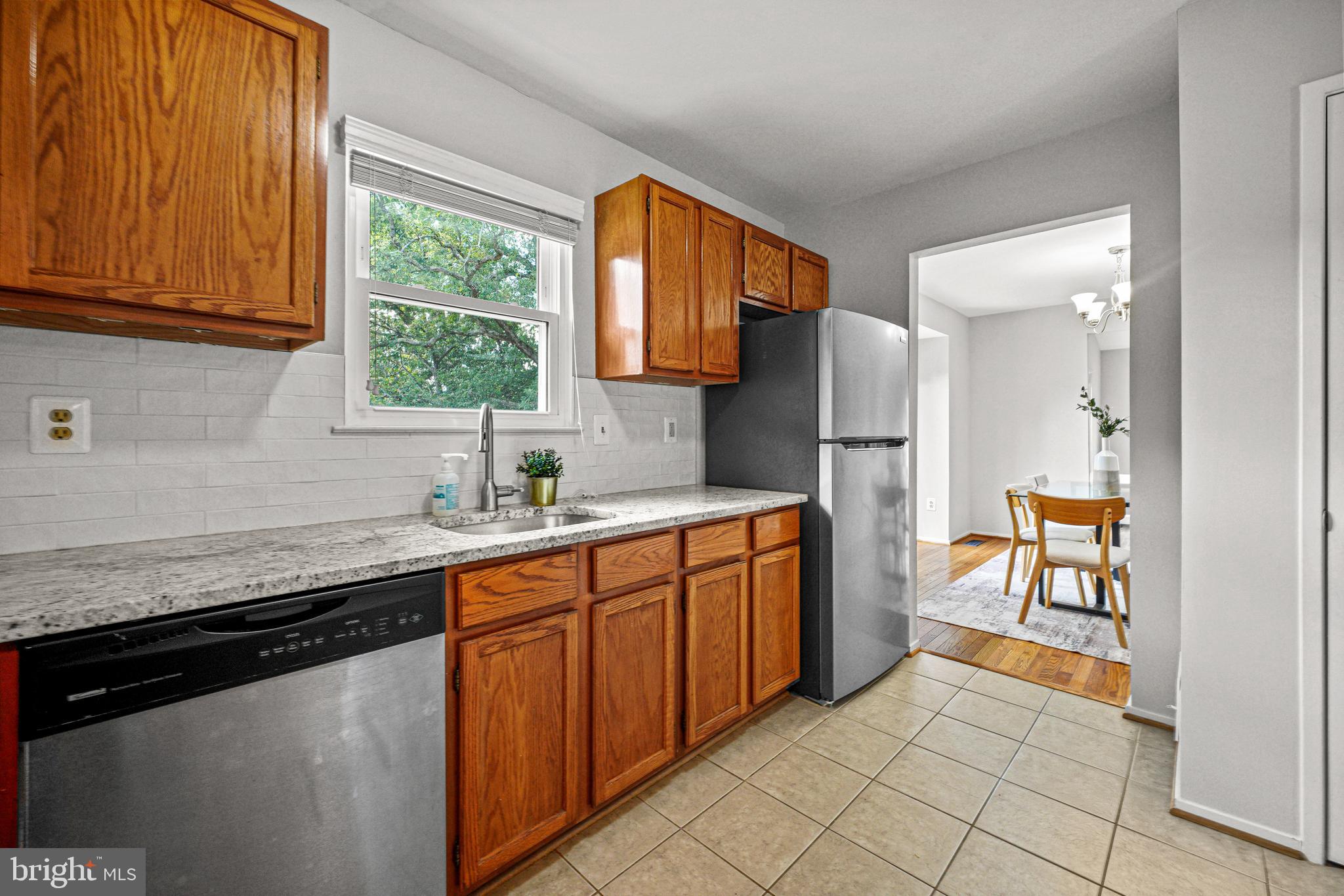 432 Woonsockett Lane Silver Spring, MD 20905 - Photo 13 of 53