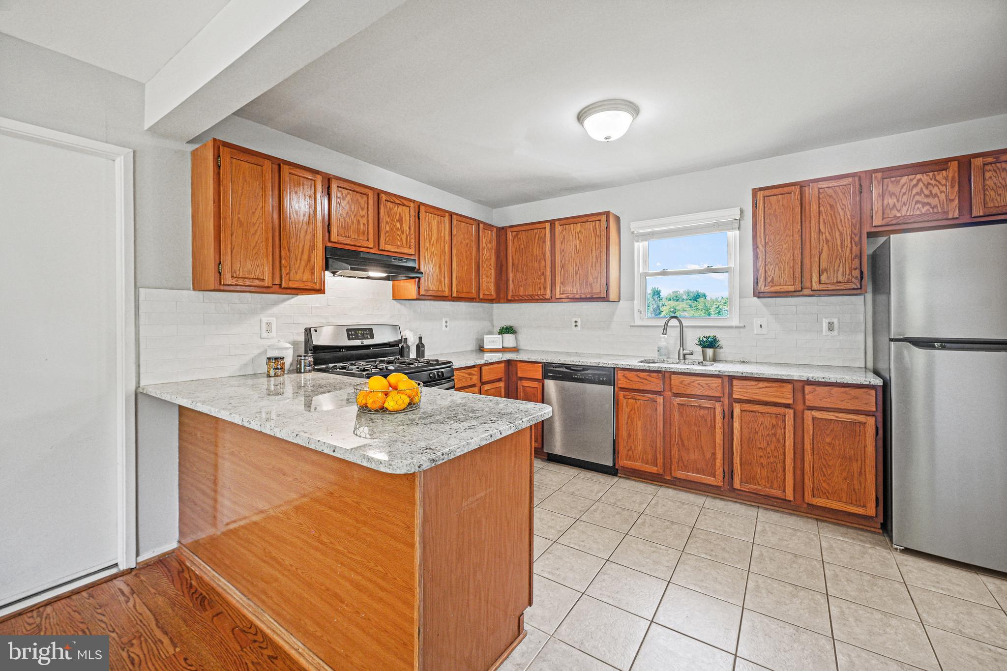 432 Woonsockett Lane Silver Spring, MD 20905 - Photo 15 of 53