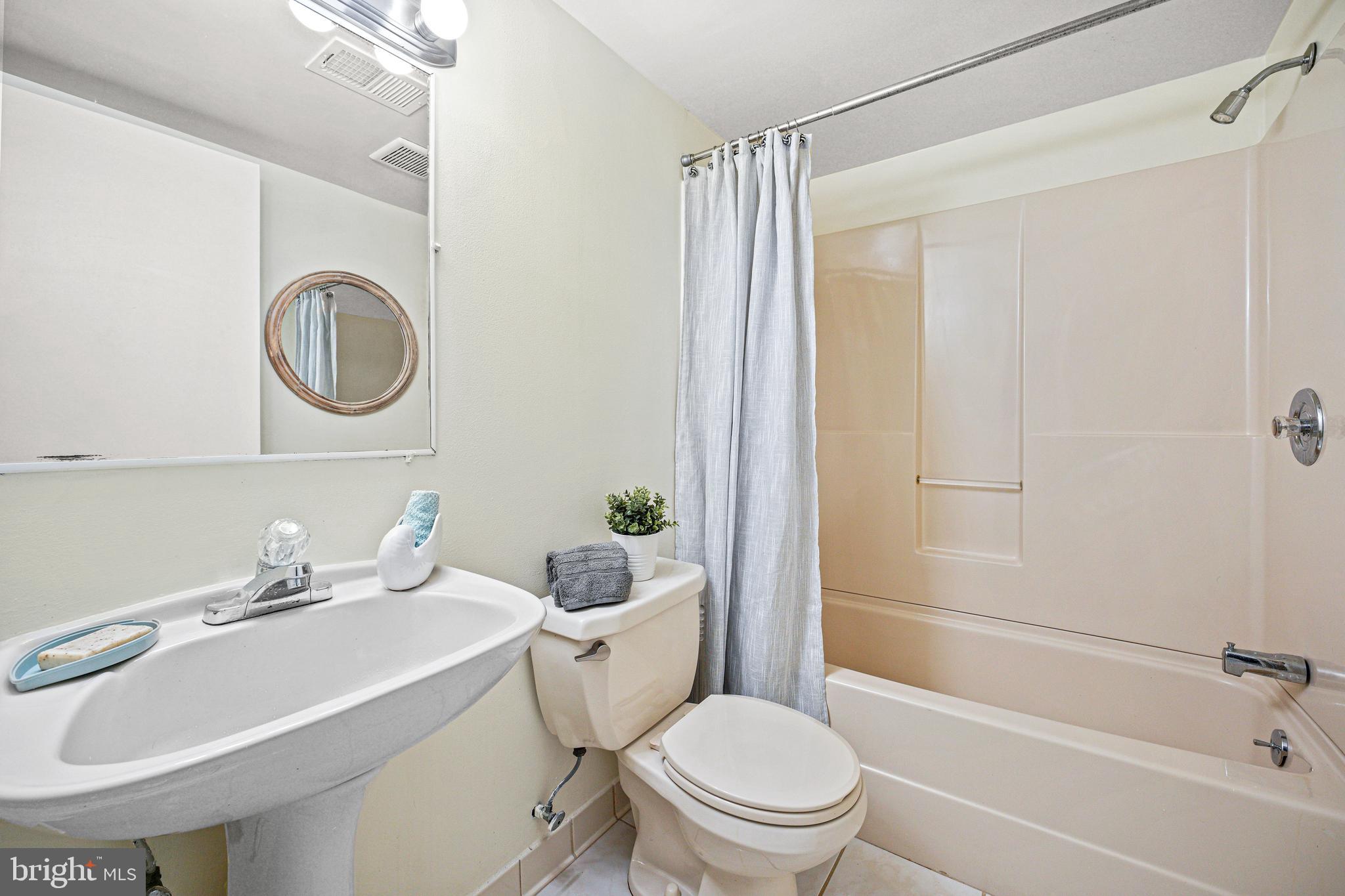 432 Woonsockett Lane Silver Spring, MD 20905 - Photo 43 of 53