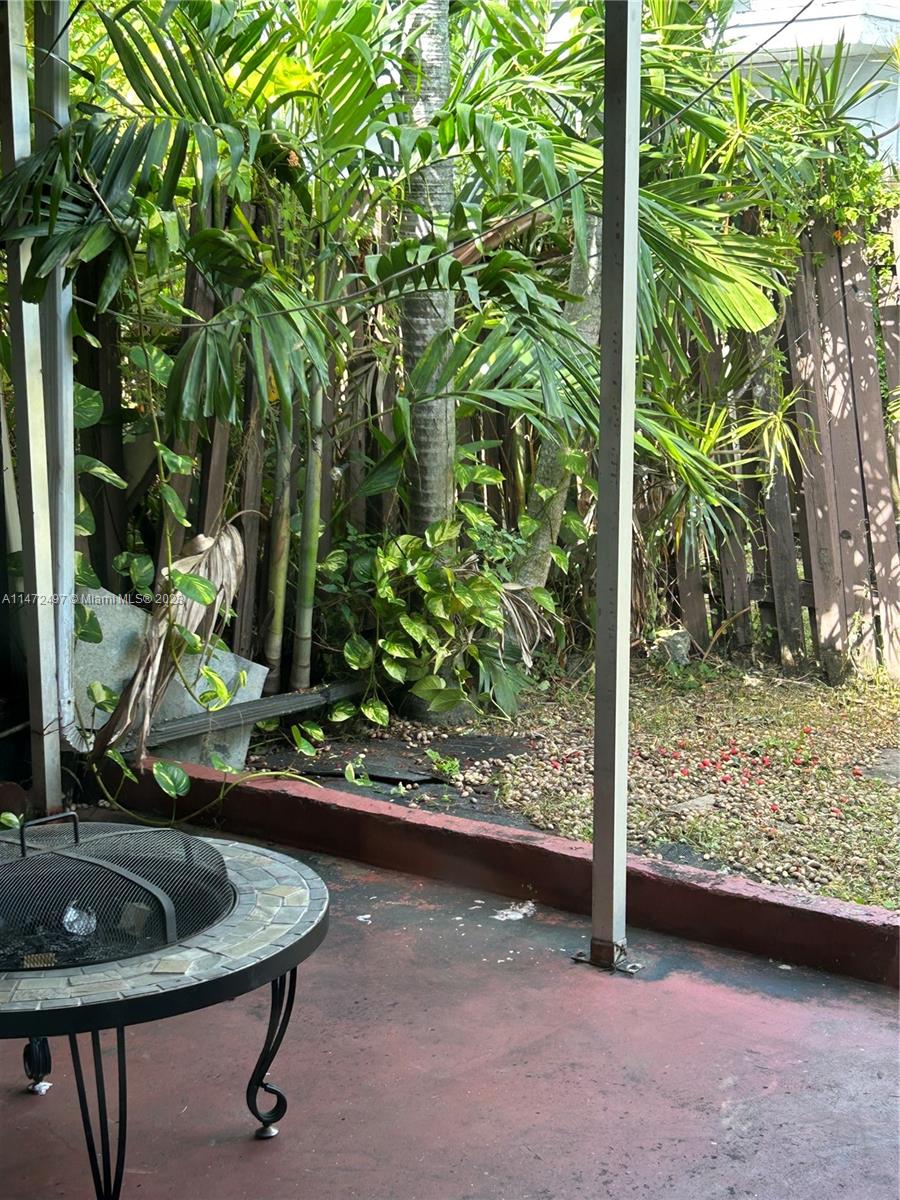 Mango Hill Hialeah, FL 33012 - Photo 4 of 18