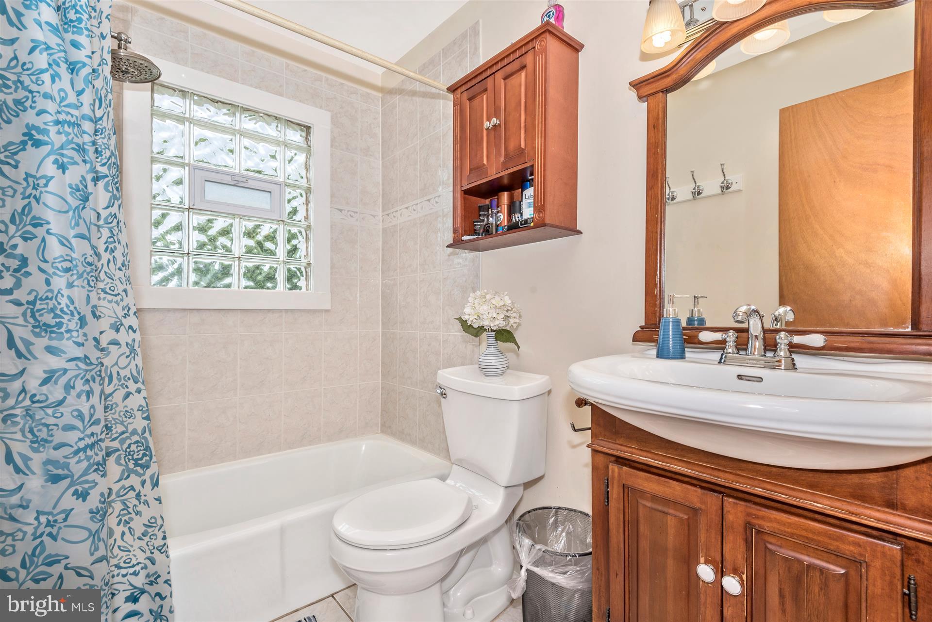 9022 Chestnut Grove Road Frederick, MD 21701 - Photo 23 of 30 Upper Level Bath