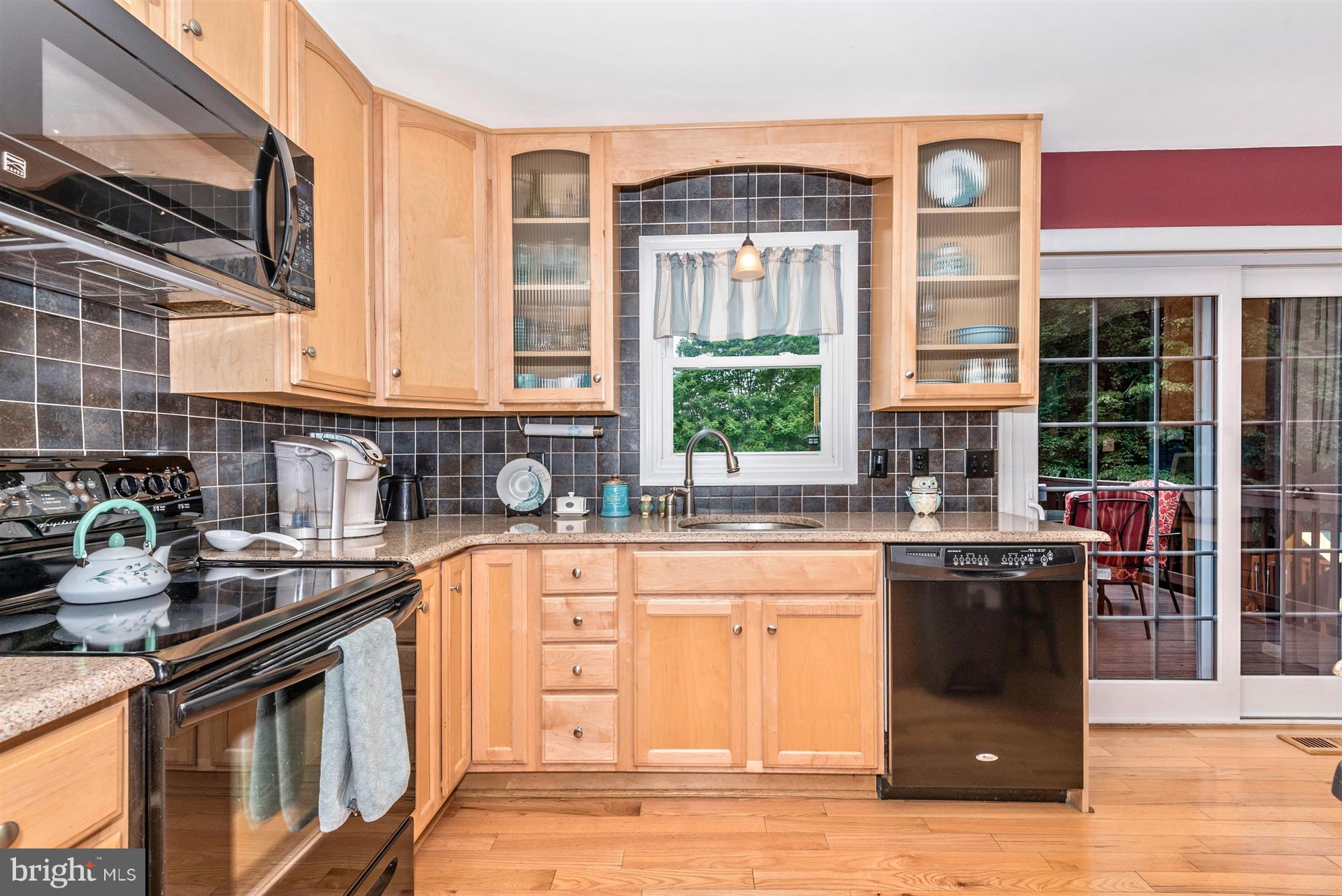 9022 Chestnut Grove Road Frederick, MD 21701 - Photo 10 of 30 Kitchen