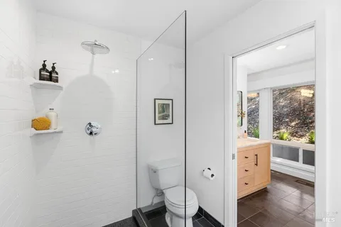 $2,995,000 | 5025 Paradise Drive, Tiburon, CA 94920