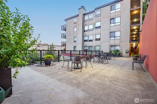 $610,000 | 410 West Roy Street, Unit E101, Seattle, WA 98119