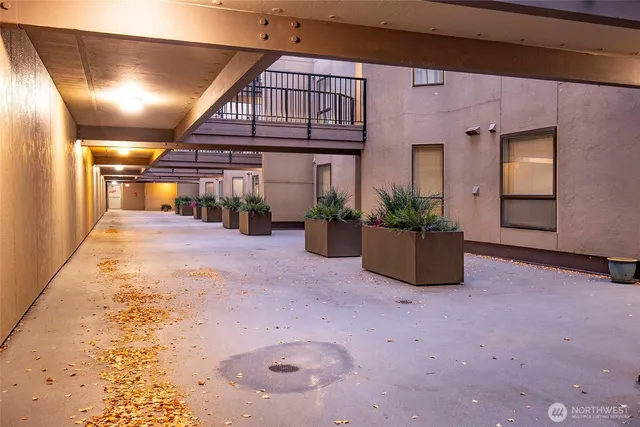 $610,000 | 410 West Roy Street, Unit E101, Seattle, WA 98119