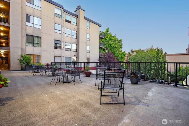 $610,000 | 410 West Roy Street, Unit E101, Seattle, WA 98119