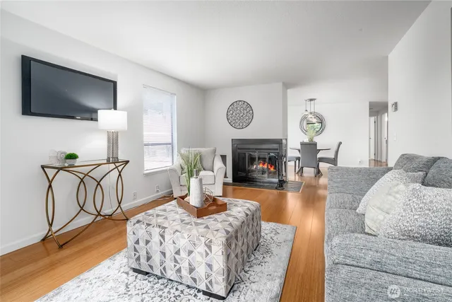 $610,000 | 410 West Roy Street, Unit E101, Seattle, WA 98119