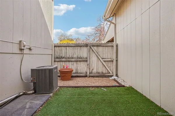 $390,000 | 7066 South Knolls Way, Centennial, CO 80122