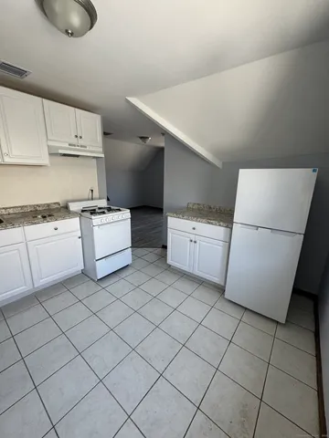 $1,150 | 1759 Dixwell Avenue, Unit 3, Hamden, CT 06514