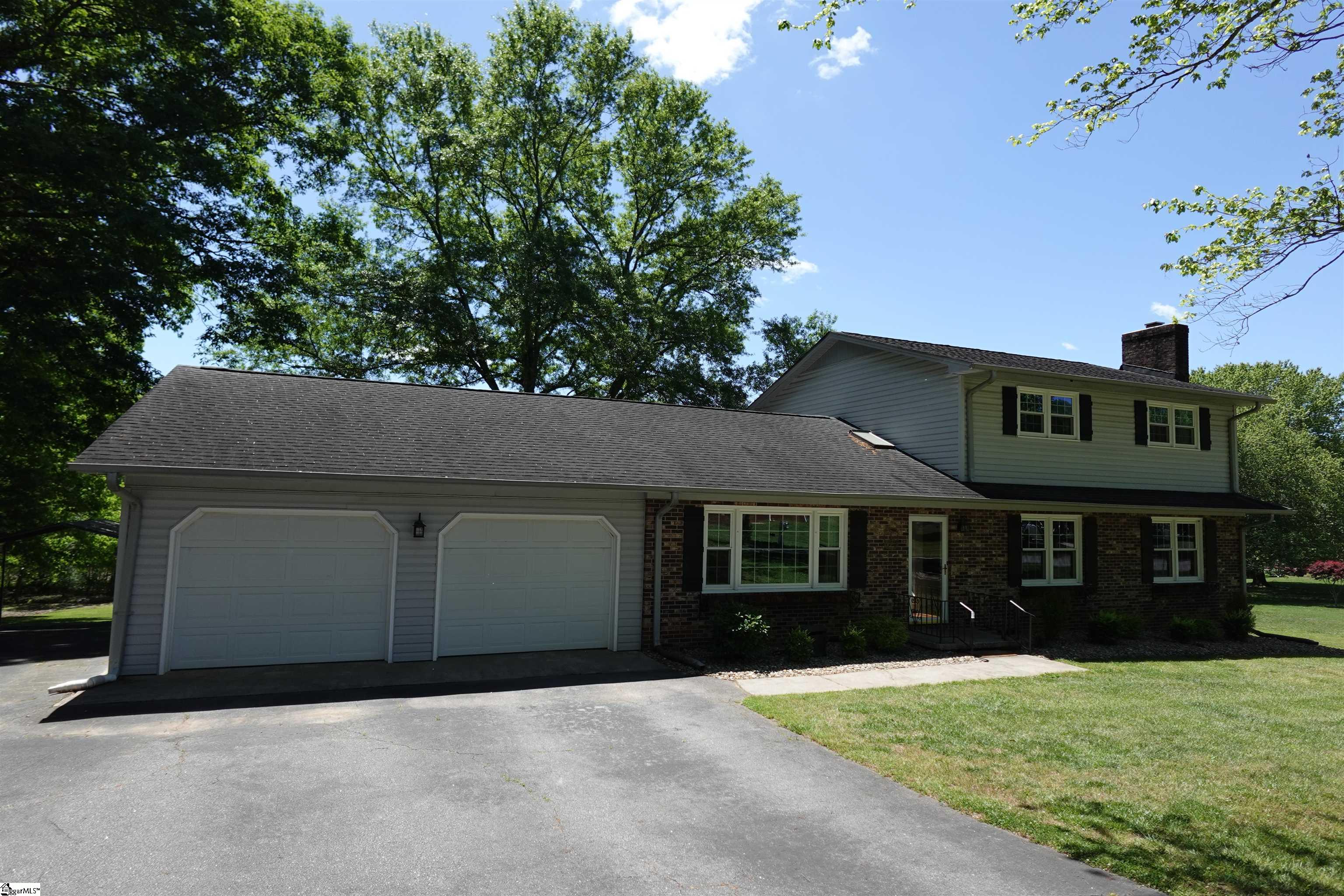 310 Hillandale Road Liberty, SC 29657 - Photo 3 of 32 Gallery Image 3