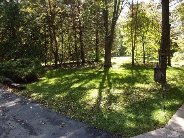 6784 Edwards Road Belleville, MI 48111 - Photo 37 of 39 150_0434.JPG