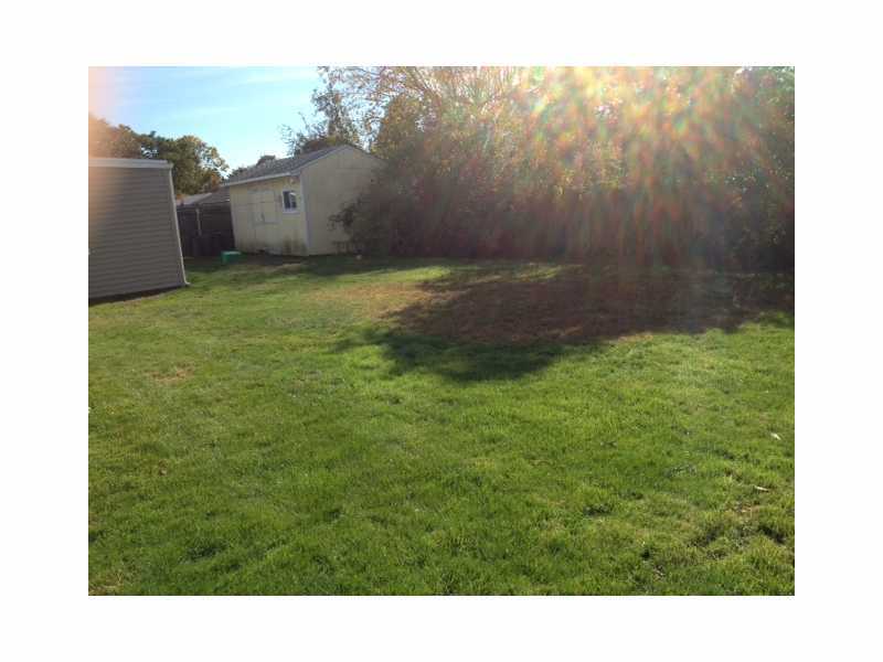 15 Duncan Road Warwick, RI 02886 - Photo 12 of 12 Yard/Garden.