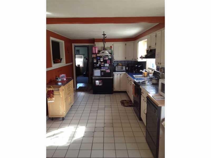 15 Duncan Road Warwick, RI 02886 - Photo 5 of 12 Kitchen.