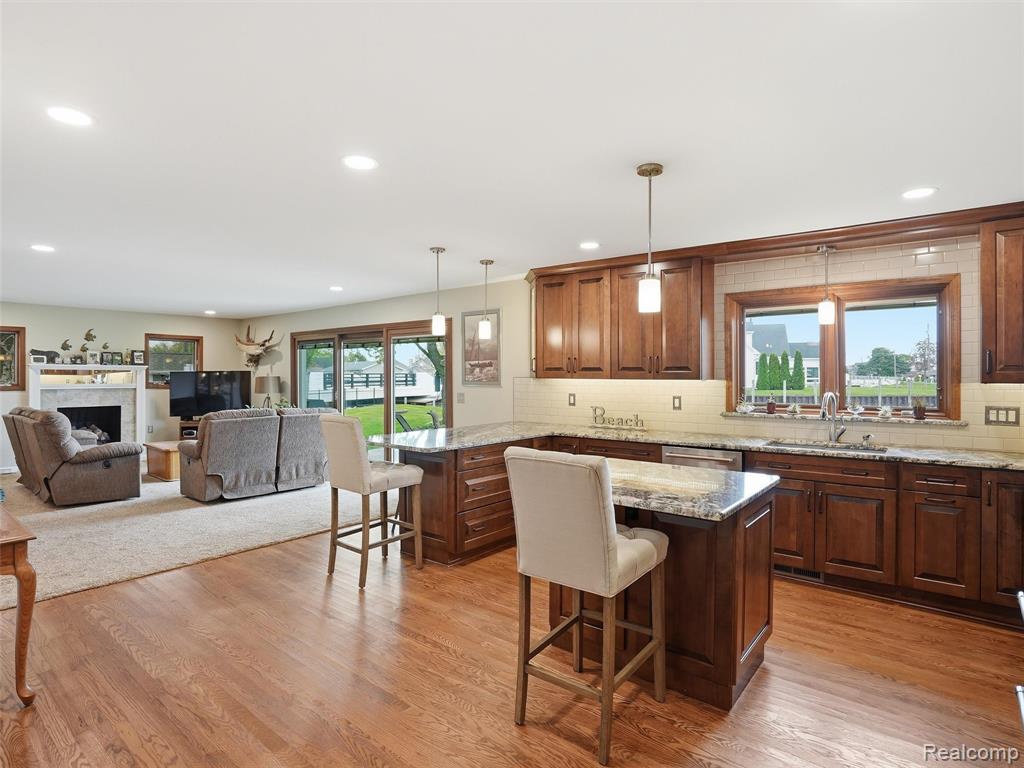 32160 South River Road Harrison Township, MI 48045 - Photo 15 of 70