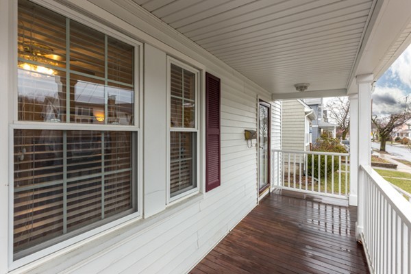 118 Derby Road Melrose, MA 02176 - Photo 5 of 30 Gallery Image 5