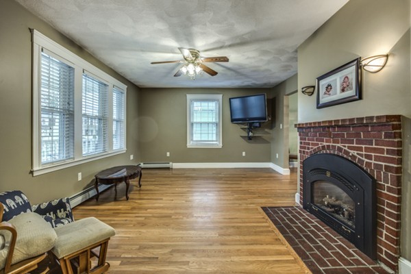 118 Derby Road Melrose, MA 02176 - Photo 8 of 30 Gallery Image 8