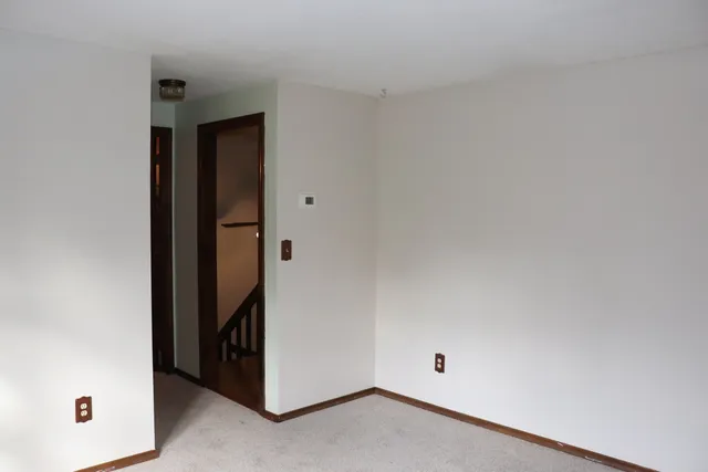 $289,000 | 9 Tanner Crossing, Unit 9, Wethersfield, CT 06109