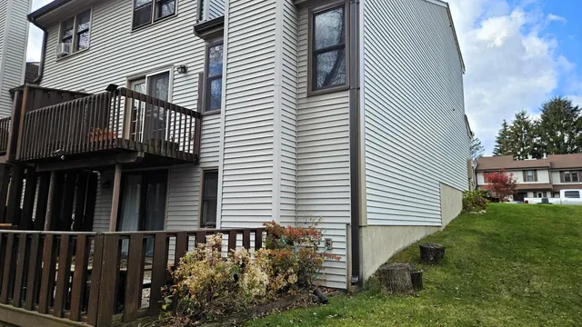$289,000 | 9 Tanner Crossing, Unit 9, Wethersfield, CT 06109