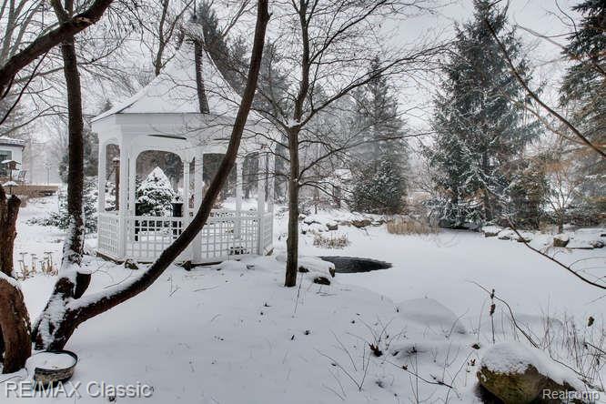 3994 Napier Road Canton, MI 48187 - Photo 14 of 32 Gazebo