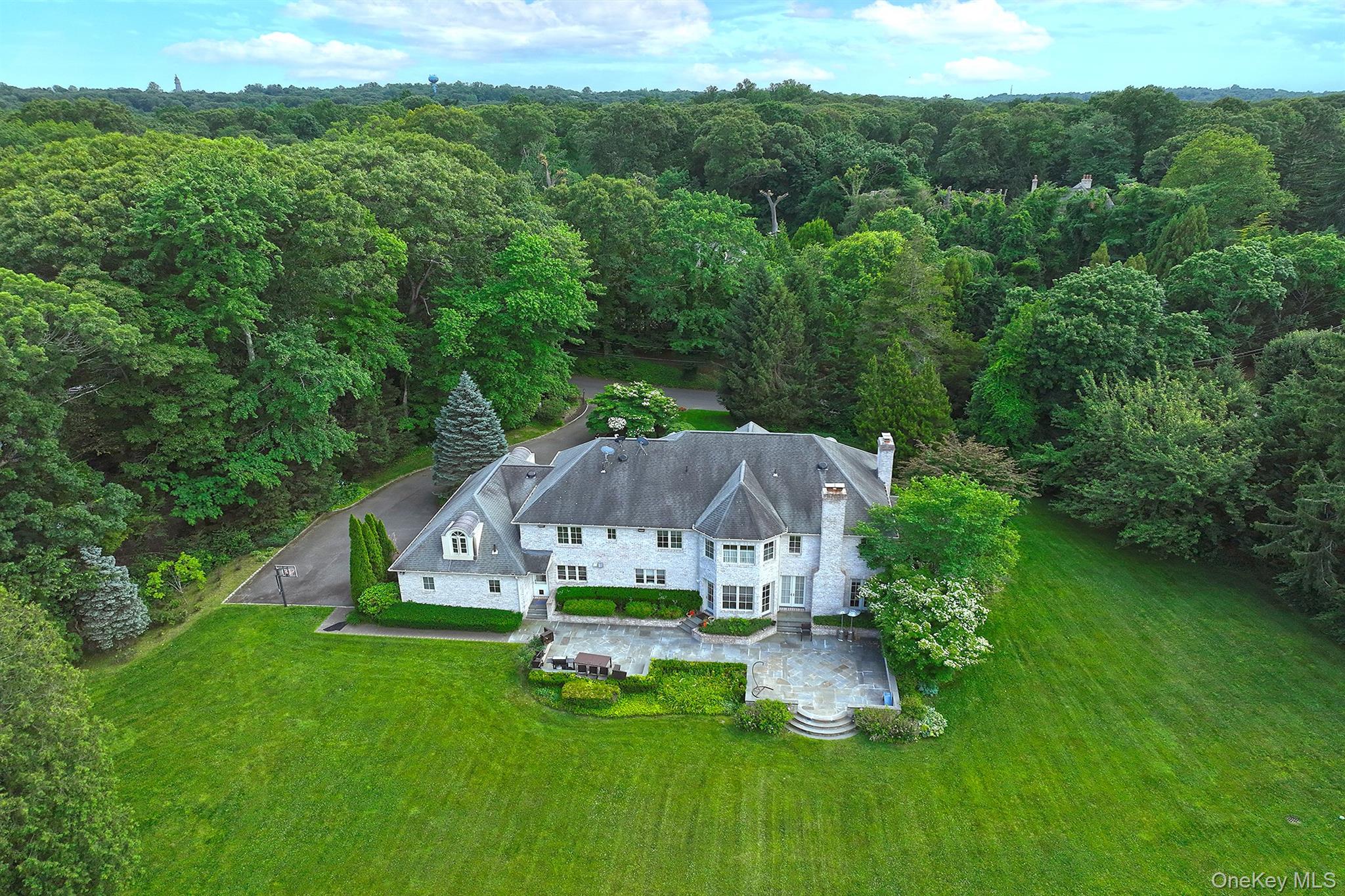14 Norgate Road Glen Head, NY 11545 - Photo 41 of 44 an aerial view of a house with pool big yard and large trees