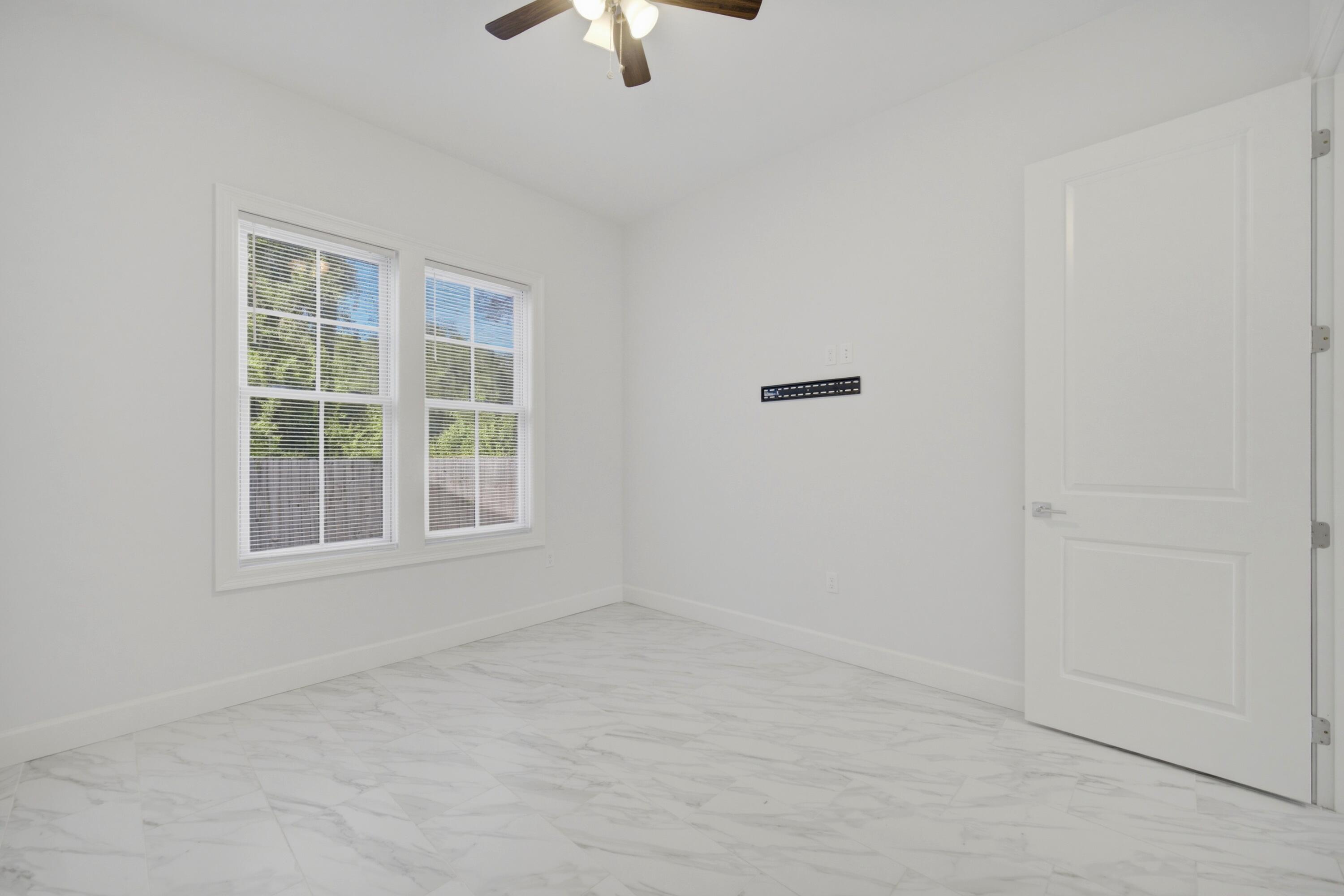 120 Lillian Way Crestview, FL 32536 - Photo 65 of 67 an empty room with a window
