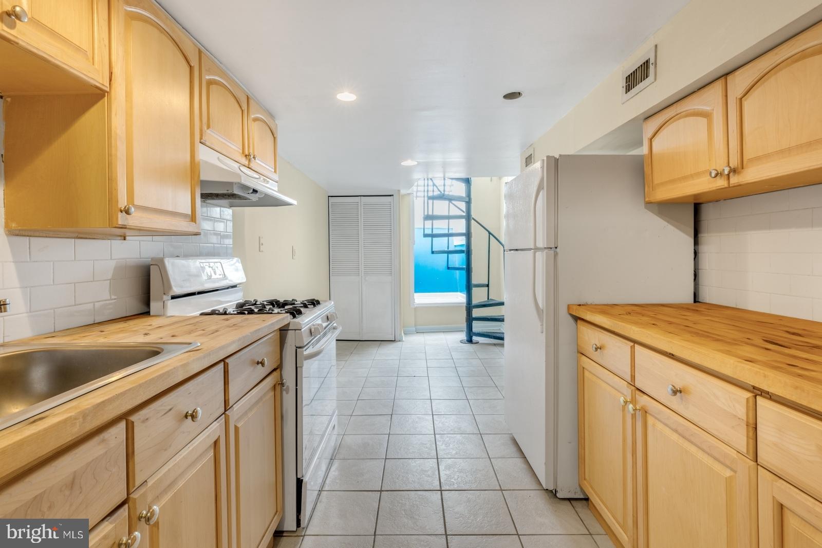 711 South 5th Street, Unit 1 Philadelphia, PA 19147 - Photo 1 of 23