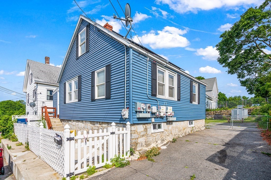 95 South Highland Street Lowell, MA 01852 - Photo 1 of 29