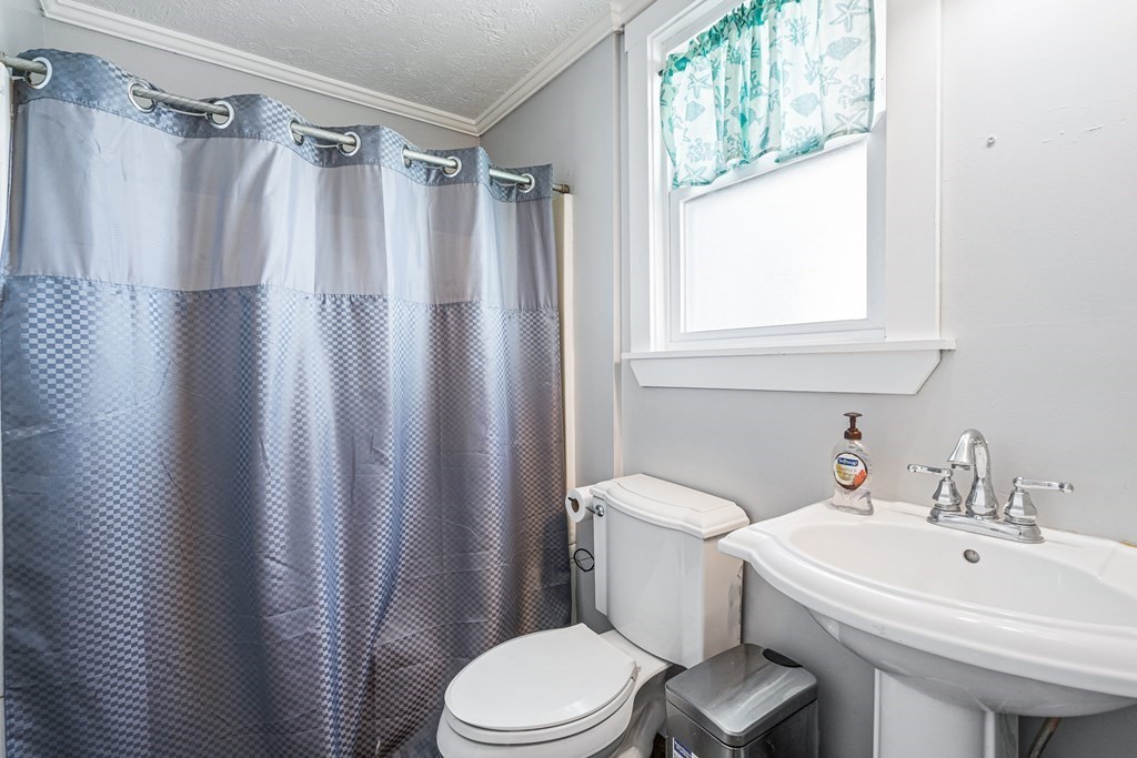 95 South Highland Street Lowell, MA 01852 - Photo 14 of 29
