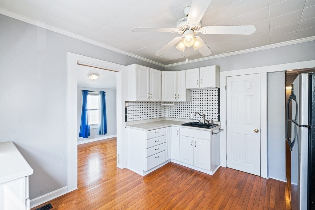 95 South Highland Street Lowell, MA 01852 - Photo 7 of 29