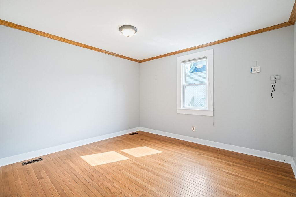 95 South Highland Street Lowell, MA 01852 - Photo 10 of 29