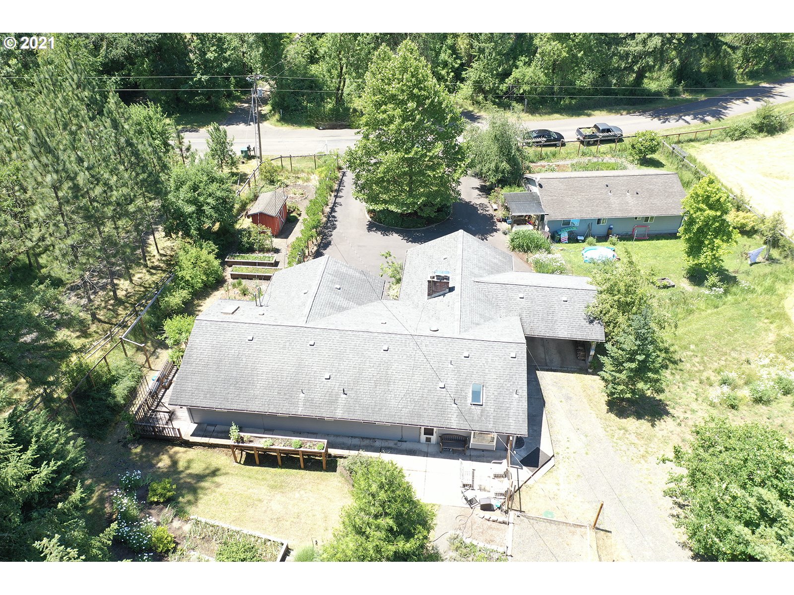 84693 Sarvis Berry Lane Eugene, OR 97405 - Photo 13 of 30