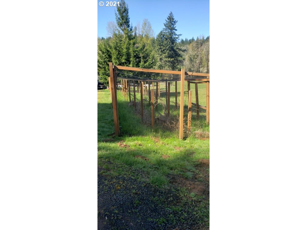 84693 Sarvis Berry Lane Eugene, OR 97405 - Photo 4 of 30