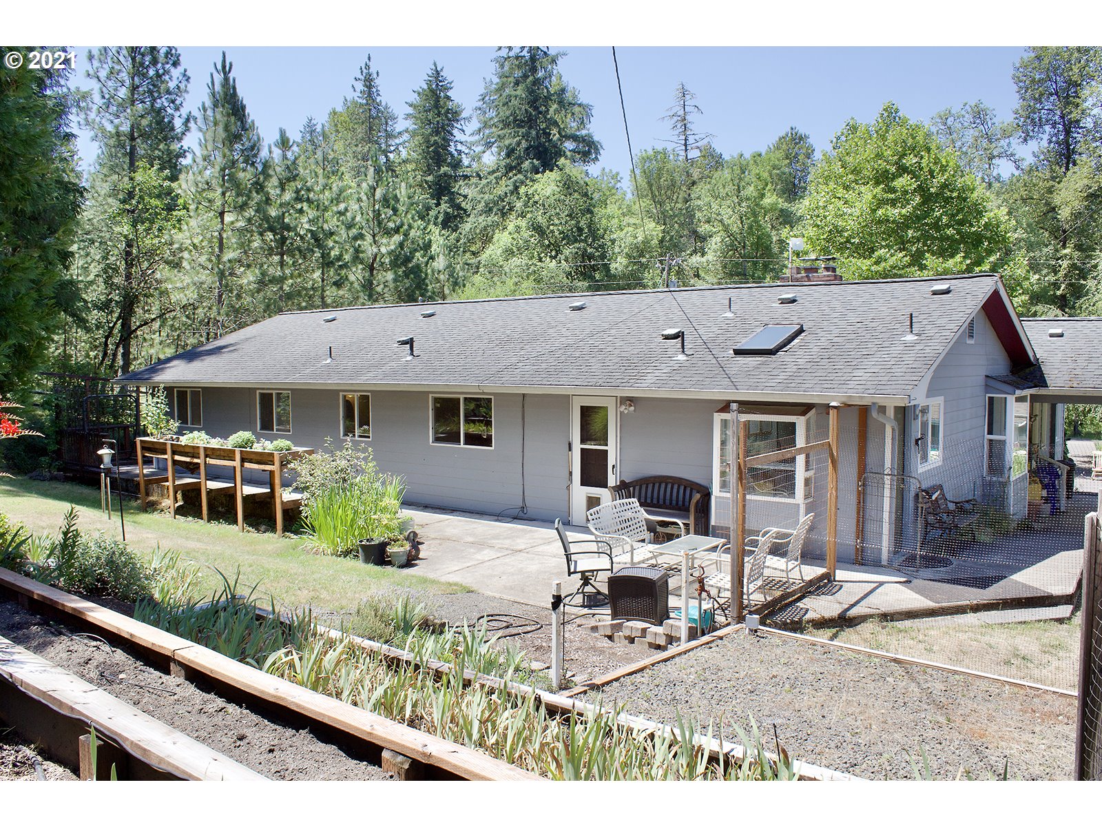 84693 Sarvis Berry Lane Eugene, OR 97405 - Photo 5 of 30